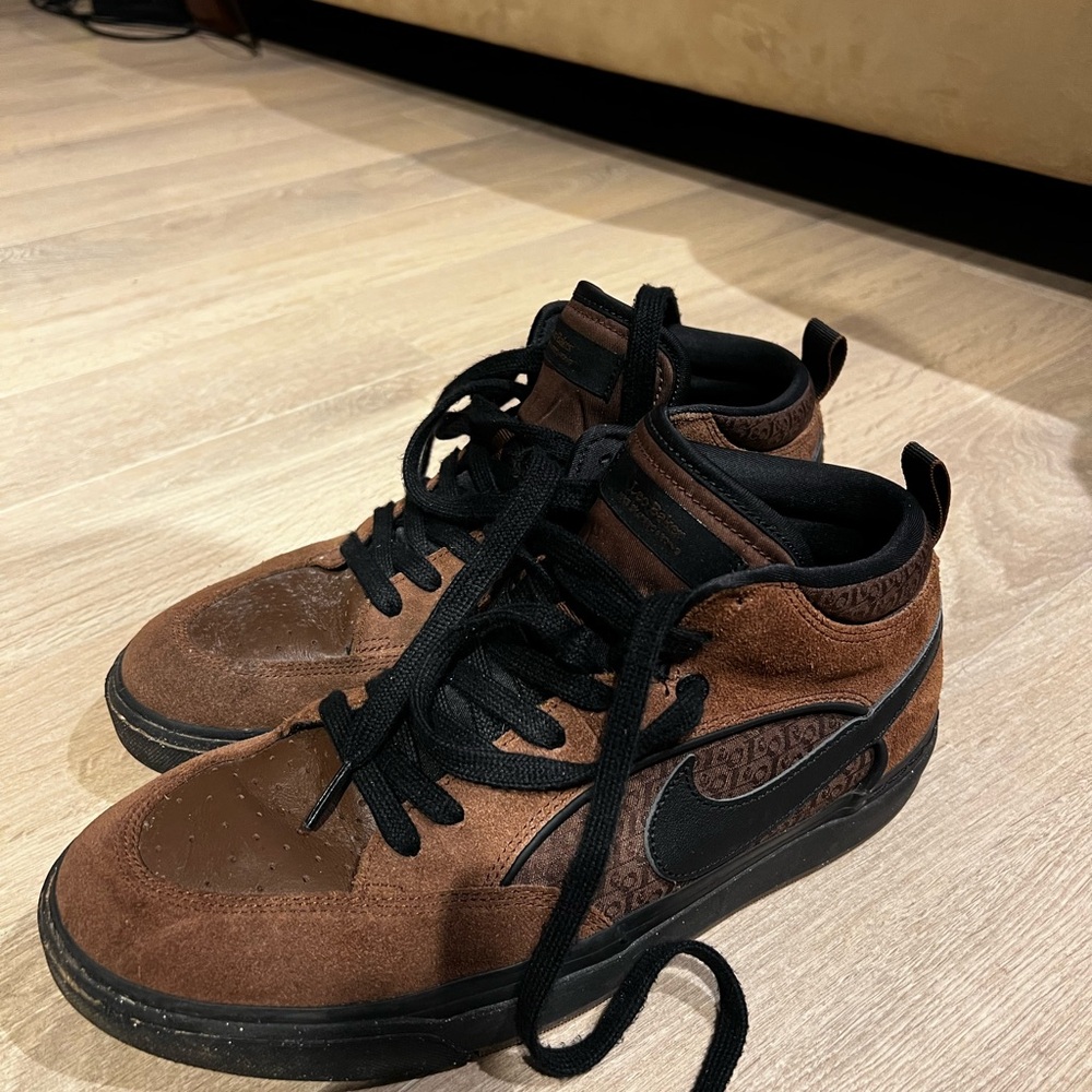Nike Men's Black and Brown High-Top Sneakers